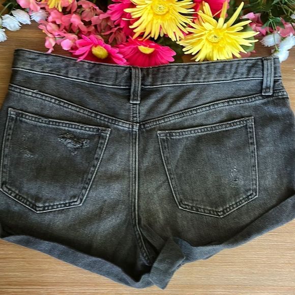FREE PEOPLE - Romeo Rolled Cut Off Denim Shorts Black Mambo Size 30 - Picture 7 of 14